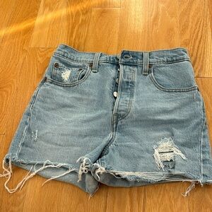 Levi high-rise, ribcage button-up shorts, size 27, in great condition